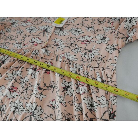 Suzanne Betro Women's Pink & White Floral V-neck Button-front Empire Waist Tunic - Picture 5 of 9